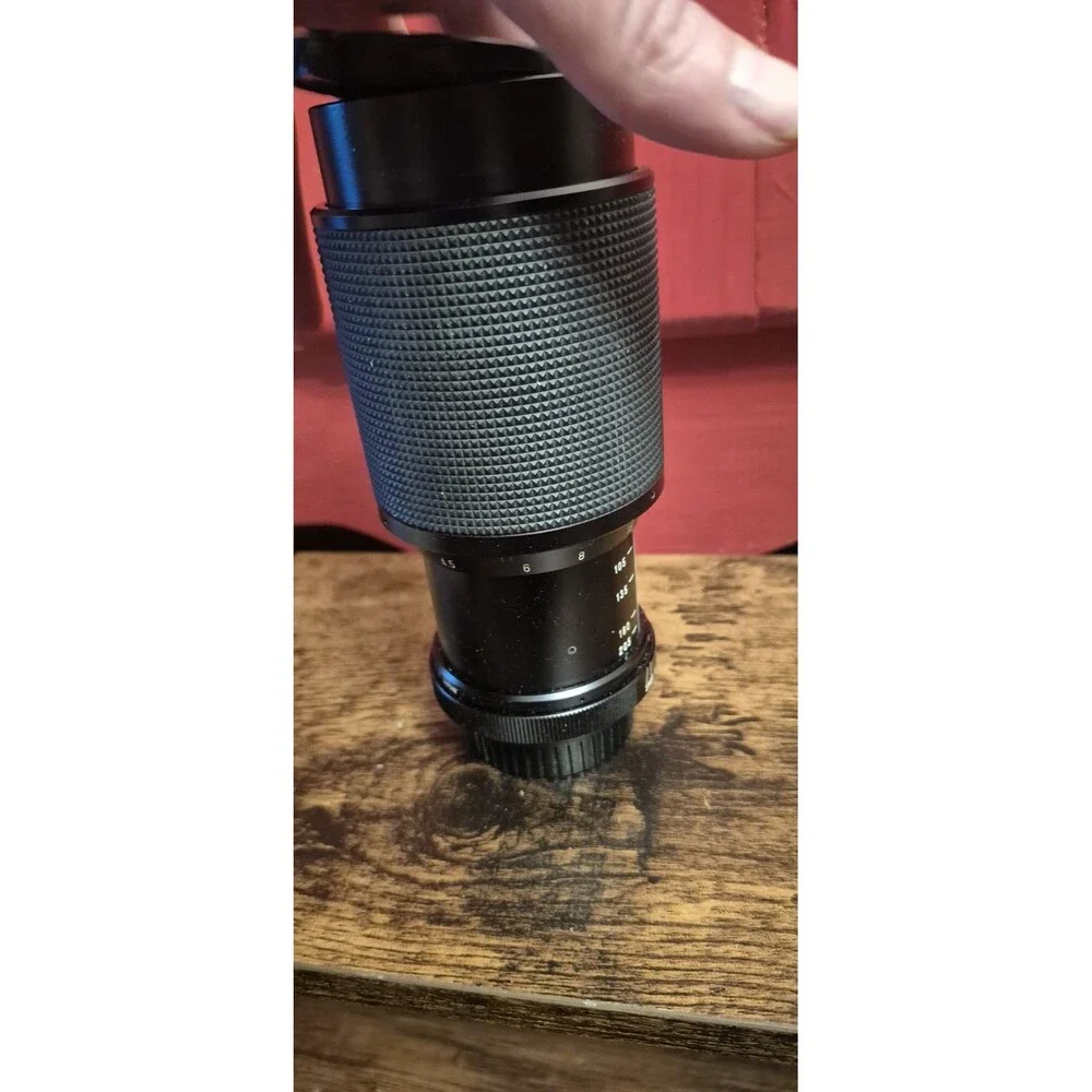 Vivitar 75-205mm f/3.8 MC Macro Focusing Zoom For Canon FD Mount Cameras EUC